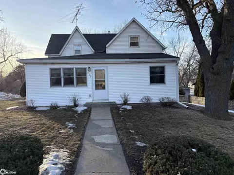 536 N 10 St, Forest City, IA 50436