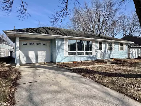 424 22nd St SW, Mason City, IA 50401