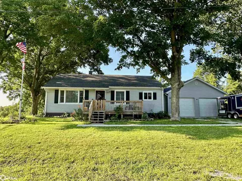 105 E Washington St, Roseville, IL 61473