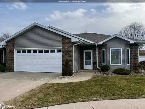 1439 Pawnee Dr, Burlington, IA 52601