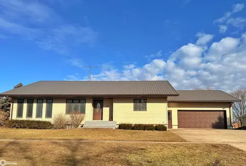 207 Blaine St, Ledyard, IA 50556