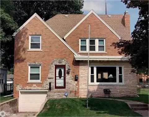 725 N Jefferson Ave, Mason City, IA 50401