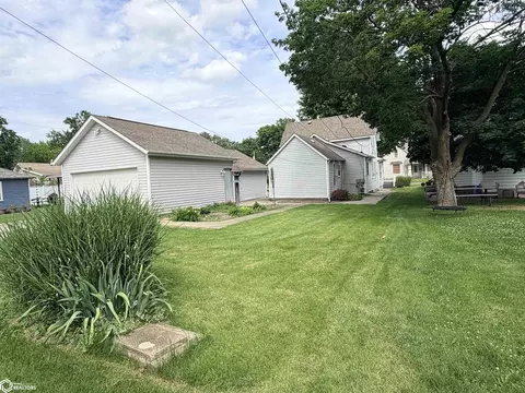 804 S 4th St, Fairfield, IA 52556