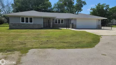 1000 1st St SE, Clarion, IA 50525
