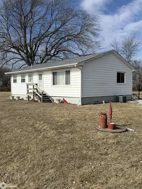 702 180th Ave, Monmouth, IL 61462