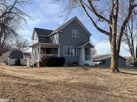 2017 N West St, Carroll, IA 51401