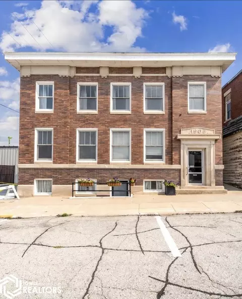1318 14th Ave, Eldora, IA 50627