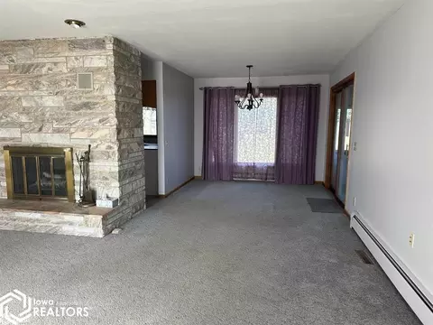 Living - 14142 524th St, Centerville, IA 52544 photo 4 of 5