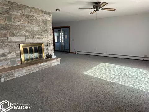 Living - 14142 524th St, Centerville, IA 52544 photo 3 of 5