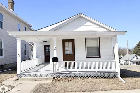 235 S 8th St, Burlington, IA 52601