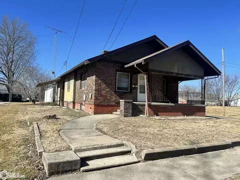 516 N 8th St, Centerville, IA 52544