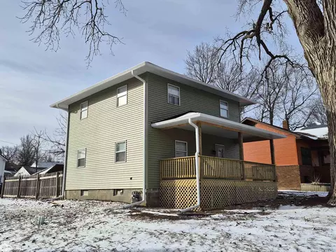 1042 1st Ave E, Oskaloosa, IA 52577