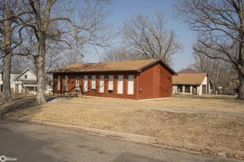 735 Clark St, Warsaw, IL 62379