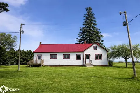 1443 Ivanhoe Ave, New Hampton, IA 50659