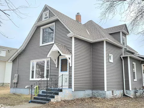 495 W 5th St, Garner, IA 50438