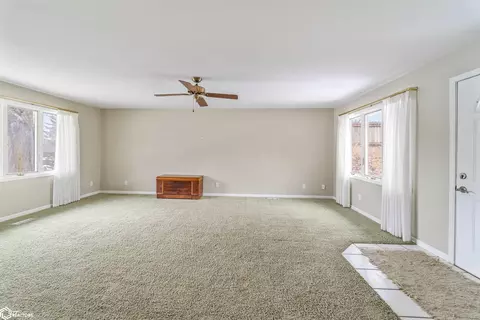 Living - 511 7th St, Maxwell, IA 50161 photo 1 of 7