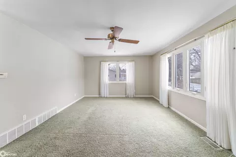 Living - 511 7th St, Maxwell, IA 50161 photo 5 of 7