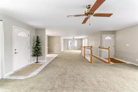 Living - 511 7th St, Maxwell, IA 50161 photo 4 of 7