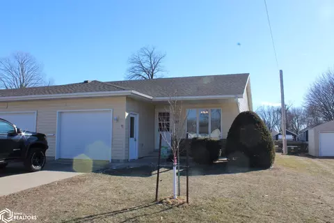 145 W 11th St, Garner, IA 50438