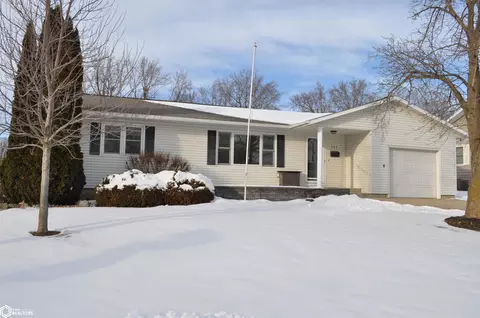 505 Parkview Dr, Carroll, IA 51401