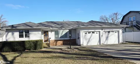 725 Center Ave, Garner, IA 50438