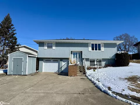 202 Walnut St, Audubon, IA 50025