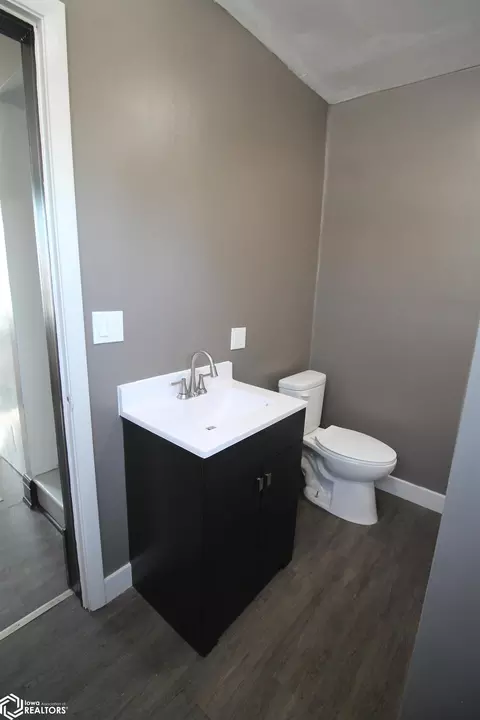 Bath - 502 Broad Ave, Stanton, IA 51573 photo 1 of 4