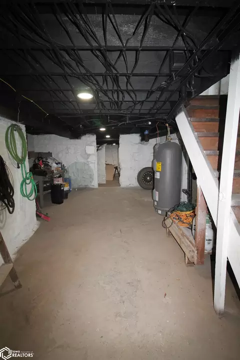 Entry Way - 502 Broad Ave, Stanton, IA 51573 photo 5 of 5