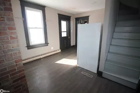 Entry Way - 502 Broad Ave, Stanton, IA 51573 photo 3 of 5
