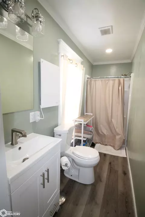 Bath - 502 Broad Ave, Stanton, IA 51573 photo 3 of 4