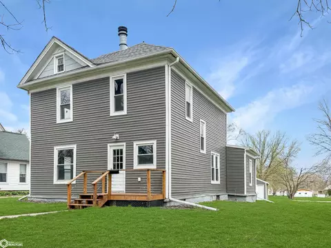 614 1st St, Traer, IA 50675