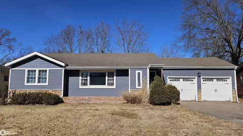 205 E Fillmore Ave, Fairfield, IA 52556
