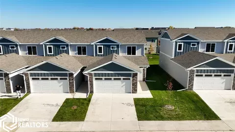 243 NW Waverly Dr, Waukee, IA 50263