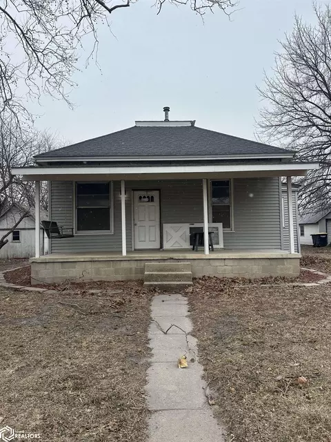 844 Franklin St, Wapello, IA 52653