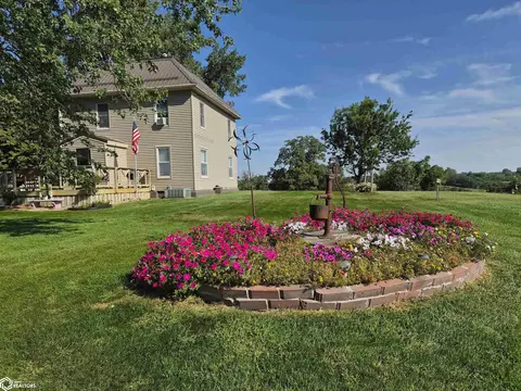 5029 E 156th St, Grinnell, IA 50112