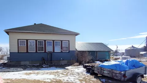 209 Exchange St, Luzerne, IA 52257