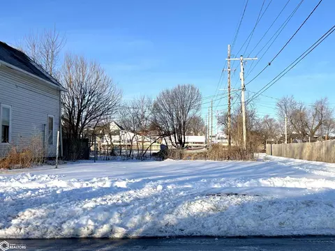 106 N 7th Ave, Marshalltown, IA 50158