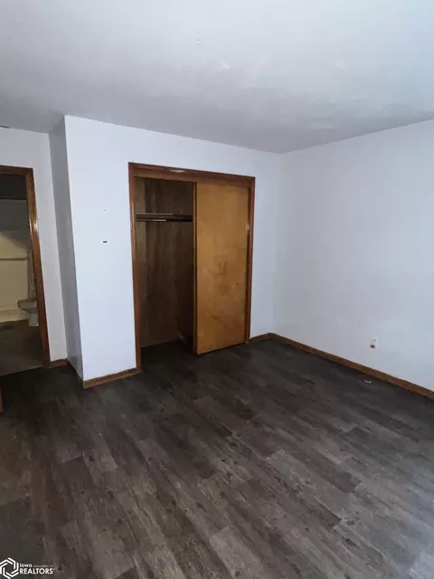 Bedroom - 1960 Oakcrest Dr, Hamilton, IL 62341 photo 1 of 4