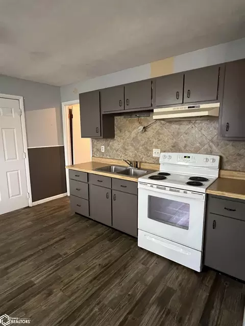Kitchen - 1960 Oakcrest Dr, Hamilton, IL 62341 photo 1 of 1