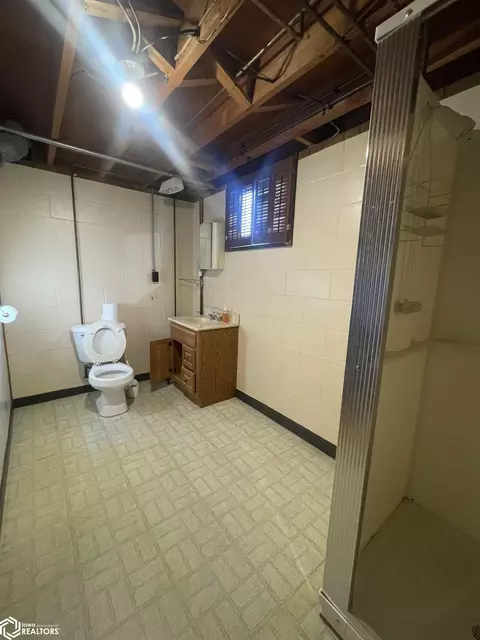 Bath - 110 E 10th St, Carroll, IA 51401 photo 2 of 2