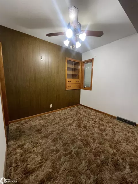 Bedroom - 110 E 10th St, Carroll, IA 51401 photo 4 of 5