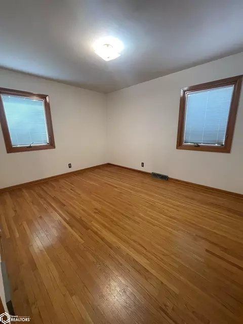 Bedroom - 110 E 10th St, Carroll, IA 51401 photo 2 of 5