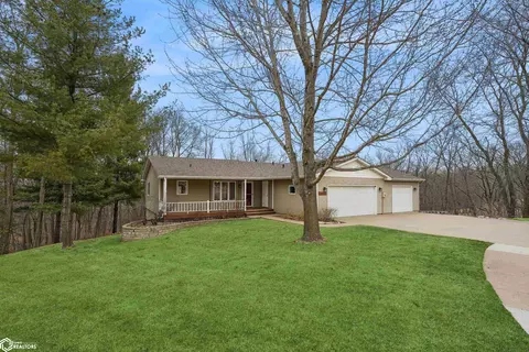 1419 Sunrise Dr, Knoxville, IA 50138