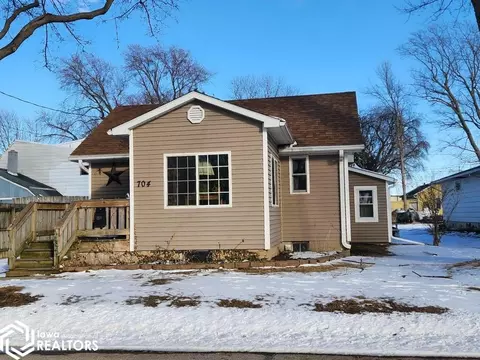 704 S 13th St, Clear Lake, IA 50428