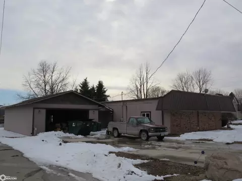 Exterior - 404 5th St SW, Hampton, IA 50441 photo 3 of 3