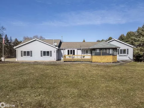 2037 12th St NE, Mason City, IA 50401