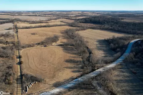 110 Th St, Eddyville, IA 52553