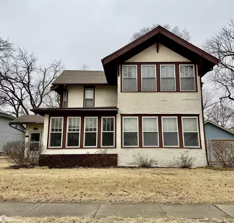 409 N 3rd St, Oskaloosa, IA 52577