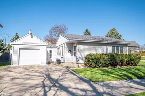 101 S 7th St, Marshalltown, IA 50158