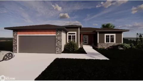 807 Woodside Dr, Marshalltown, IA 50158